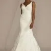 Lace Applique Satin V-Neck Mermaid Wedding Dress