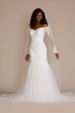 Long Sleeve Lace And Tulle Trumpet Wedding Dress